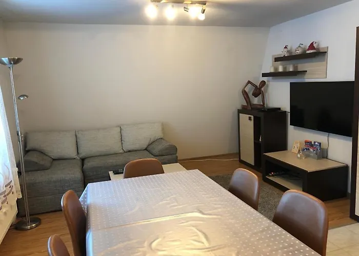 Top Apartment