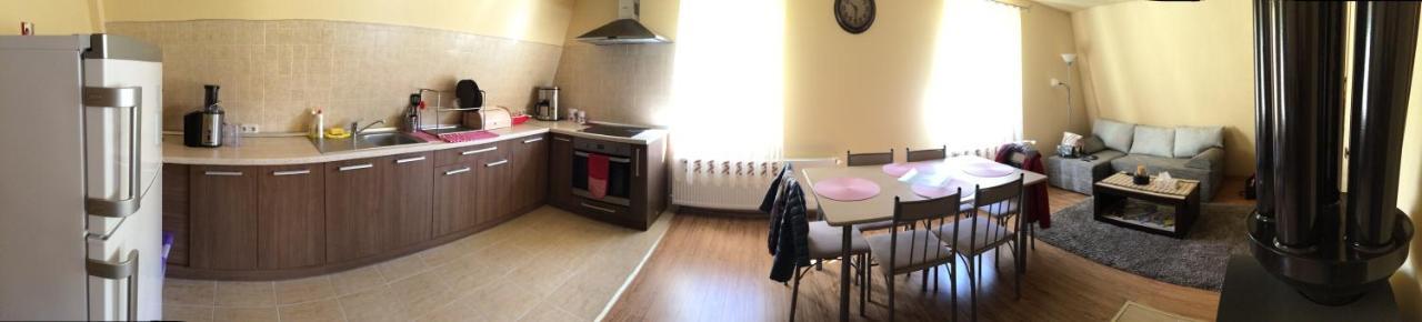 Top Apartment *
