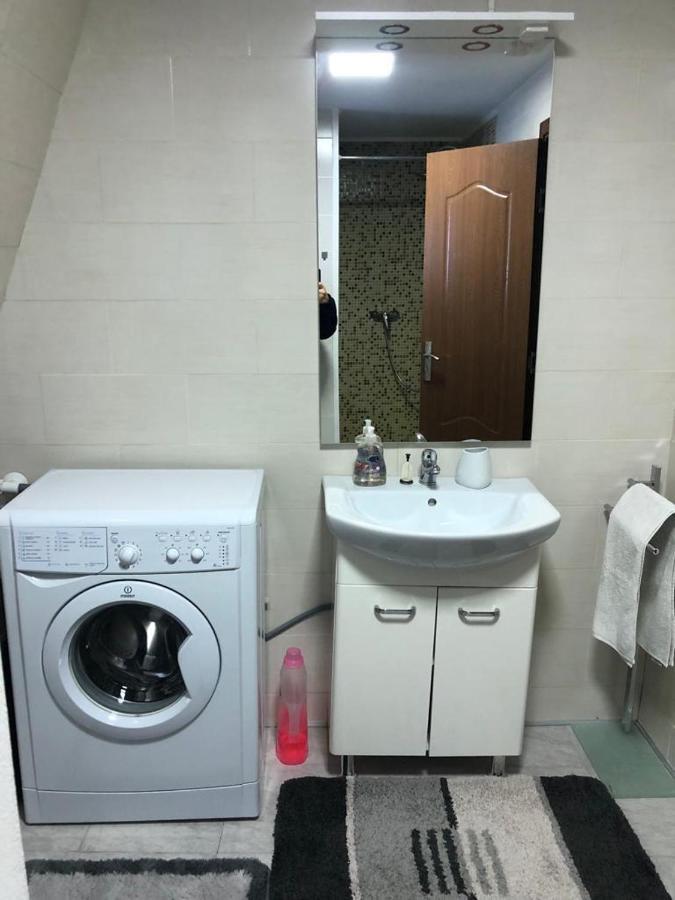 Top Apartment *