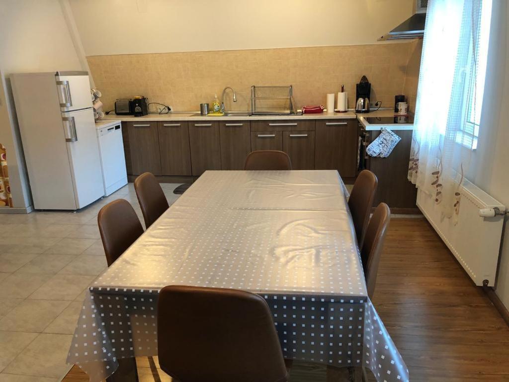 Top Apartment Apartment